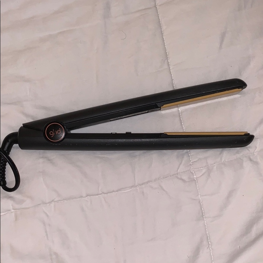 GHD Straightener